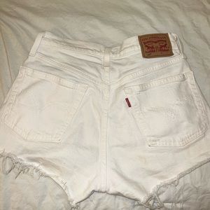 Levi’s 501 white shorts